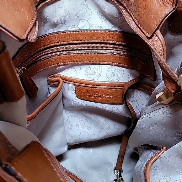 MICHAEL Michael Kors Brown Leather Essex Hobo - Picture 4 of 8